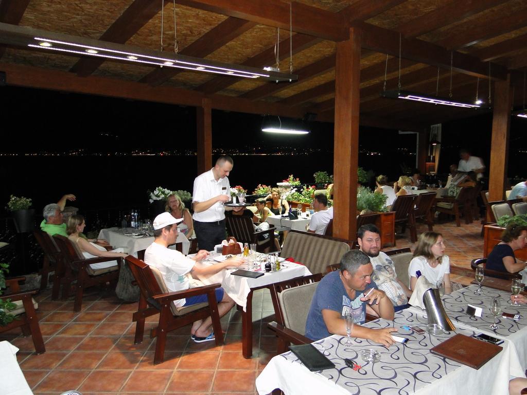 Hotel Anderba Krasići Εξωτερικό φωτογραφία